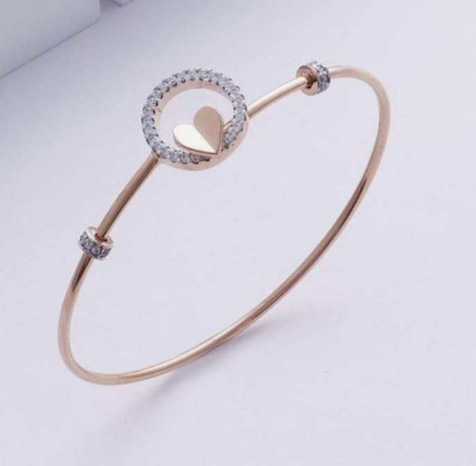 Heart Halo Diamond Open Bangle